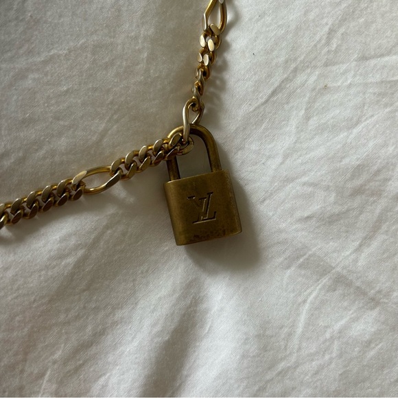 Louis Vuitton Lock Chain Necklace - Picture 4 of 4
